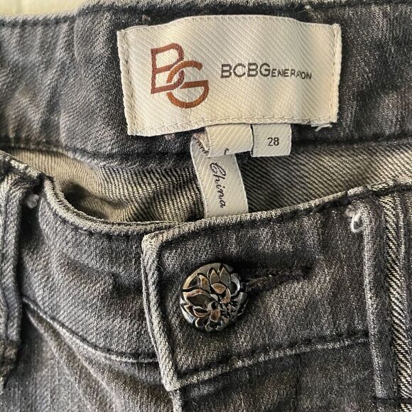 BCBGeneration Jeans 28 Black Dark Grey Denim Generation Logo Straight Leg Skinny - Picture 4 of 7